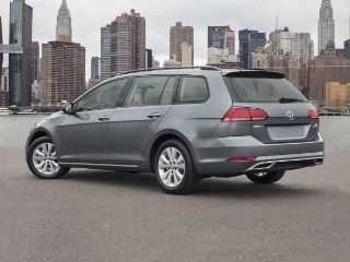Used 2018 Volkswagen Golf SE in Covina, California