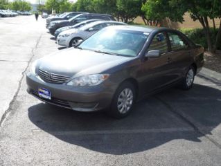 Used 2005 Toyota Camry LE in Schaumburg, Illinois