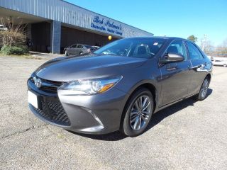 Used 2016 Toyota Camry SE in Laurel, Mississippi
