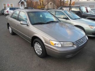 Used 1999 Toyota Camry LE in Danbury, Connecticut