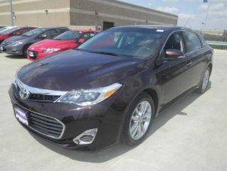 Used 2013 Toyota Avalon XLE in Saint Paul, Minnesota