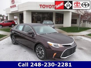 Used 2016 Toyota Avalon XLE in Waterford, Michigan