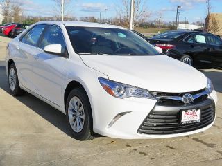 Used 2016 Toyota Camry LE in Crystal Lake, Illinois