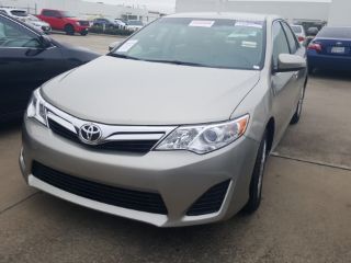 Used 2014 Toyota Camry LE in Katy, Texas