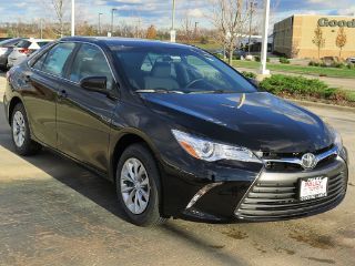 Used 2016 Toyota Camry LE in Crystal Lake, Illinois
