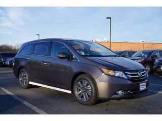 Used 2016 Honda Odyssey Touring in Plymouth, Massachusetts