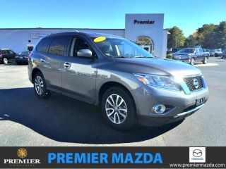 Used 2015 Nissan Pathfinder SV in Middletown, Rhode Island