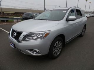 Used 2013 Nissan Pathfinder SL in East Haven, Connecticut