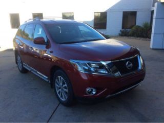 Used 2013 Nissan Pathfinder SV in Pleasant Hills, Pennsylvania