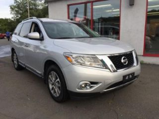 Used 2013 Nissan Pathfinder SL in Hawthorne, New Jersey