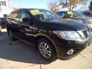 Used 2013 Nissan Pathfinder S in Milwaukee, Wisconsin