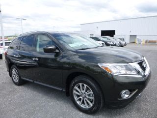 Used 2016 Nissan Pathfinder SV in Morgantown, West Virginia