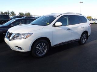 Used 2013 Nissan Pathfinder SL in Canton, Massachusetts