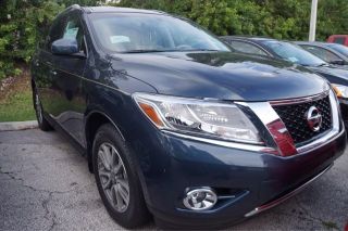 Used 2015 Nissan Pathfinder SV in Pompano Beach, Florida