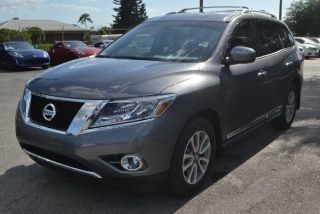 Used 2016 Nissan Pathfinder SL in New Port Richey, Florida