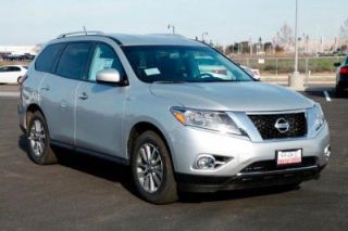 Used 2016 Nissan Pathfinder SV in Elk Grove, California