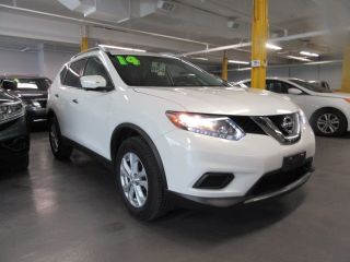 Used 2014 Nissan Rogue SV in Great Neck, New York