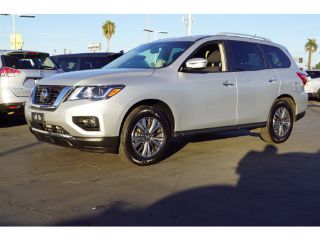 Used 2017 Nissan Pathfinder SV in Anaheim, California