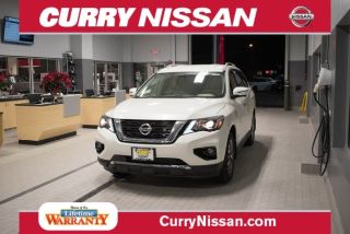 Used 2017 Nissan Pathfinder SL in Chicopee, Massachusetts