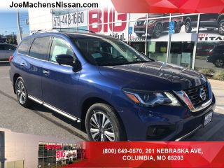 Used 2017 Nissan Pathfinder SL in Columbia, Missouri