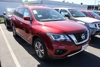 Used 2017 Nissan Pathfinder SV in Huntington Beach, California