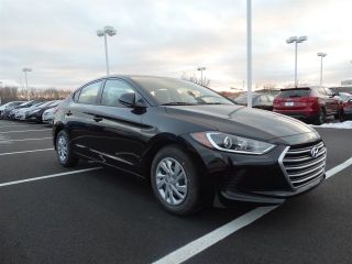 Used 2017 Hyundai Elantra SE in Gurnee, Illinois