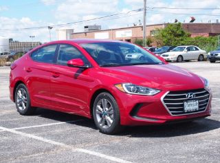 Used 2017 Hyundai Elantra SE in Schaumburg, Illinois