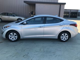 Used 2016 Hyundai Elantra SE in Starkville, Mississippi