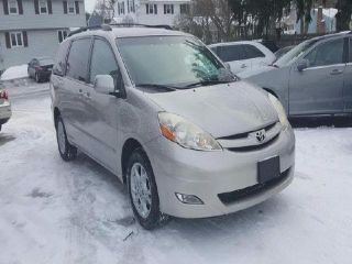 Used 2006 Toyota Sienna in North Chelmsford, Massachusetts