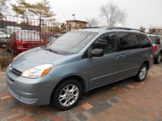 Used 2005 Toyota Sienna LE in Farmingdale, New York