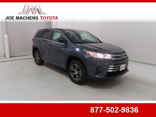 Used 2018 Toyota Highlander LE in Columbia, Missouri