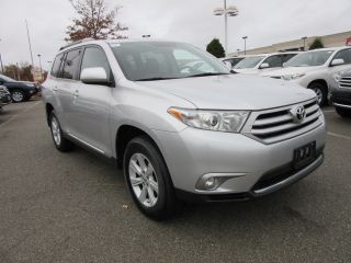 Used 2012 Toyota Highlander in Westbury, New York