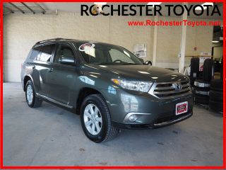 Used 2013 Toyota Highlander SE in Rochester, New Hampshire