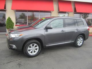 Used 2011 Toyota Highlander in Middleton, Wisconsin