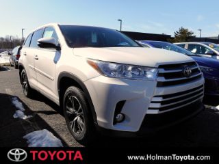 Used 2018 Toyota Highlander LE in Mount Laurel, New Jersey