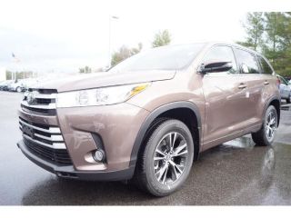 Used 2017 Toyota Highlander LE in Hanover, Massachusetts