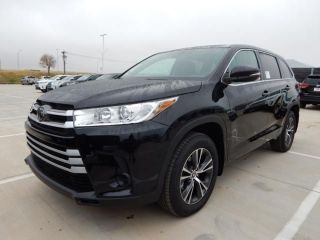 Used 2017 Toyota Highlander LE in Oklahoma City, Oklahoma