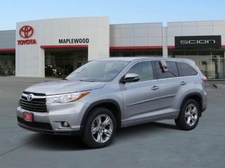 Used 2016 Toyota Highlander Limited in Maplewood, Minnesota