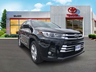 Used 2018 Toyota Highlander Limited in Dudley, Massachusetts