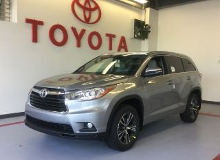 Used 2016 Toyota Highlander XLE in Torrington, Connecticut