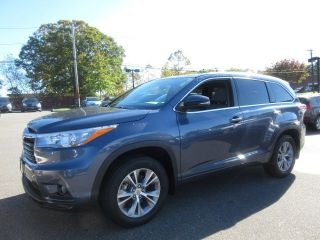 Used 2015 Toyota Highlander XLE in Smithtown, New York