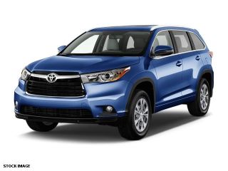 Used 2015 Toyota Highlander XLE in Braintree, Massachusetts