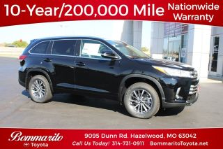 Used 2017 Toyota Highlander XLE in Hazelwood, Missouri