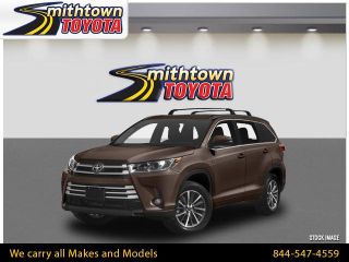 Used 2018 Toyota Highlander XLE in Riverhead, New York