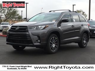 Used 2018 Toyota Highlander SE in Scottsdale, Arizona