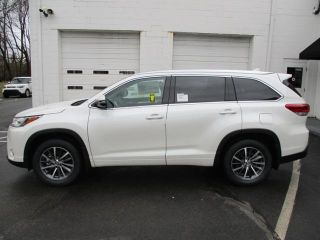 Used 2018 Toyota Highlander XLE in Indianapolis, Indiana