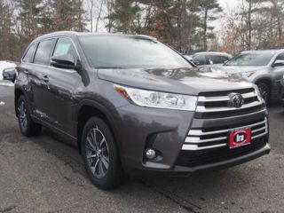 Used 2018 Toyota Highlander XLE in Manchester, New Hampshire