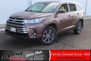 Used 2017 Toyota Highlander XLE in Waite Park, Minnesota
