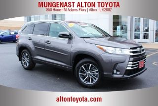 Used 2017 Toyota Highlander XLE in Alton, Illinois