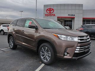 Used 2018 Toyota Highlander XLE in Peoria, Illinois